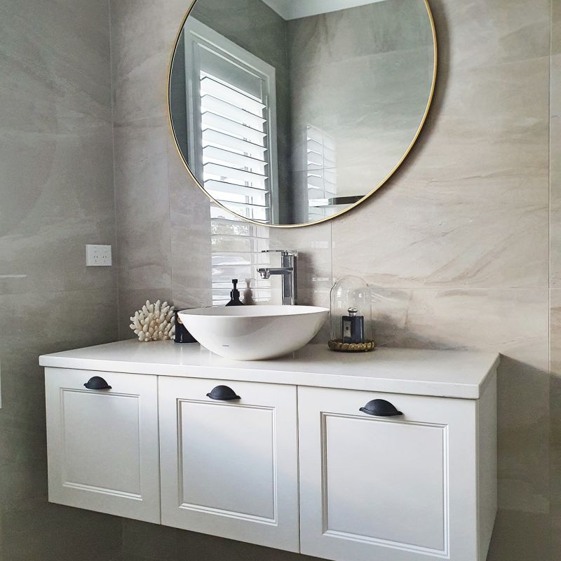 zeus_greige_polished_insitu_02